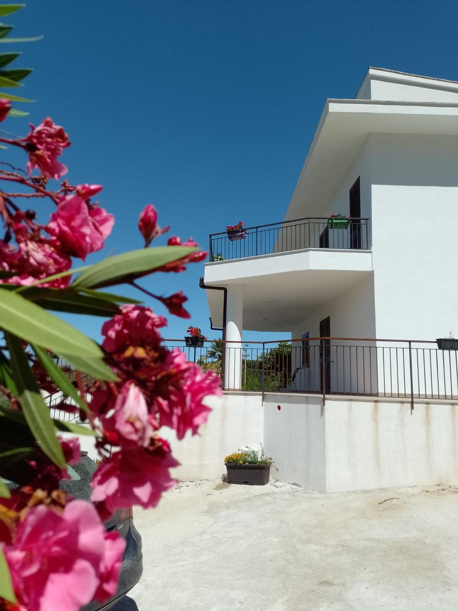 Granatelli Holiday Home Altavilla Milicia Exteriér fotografie